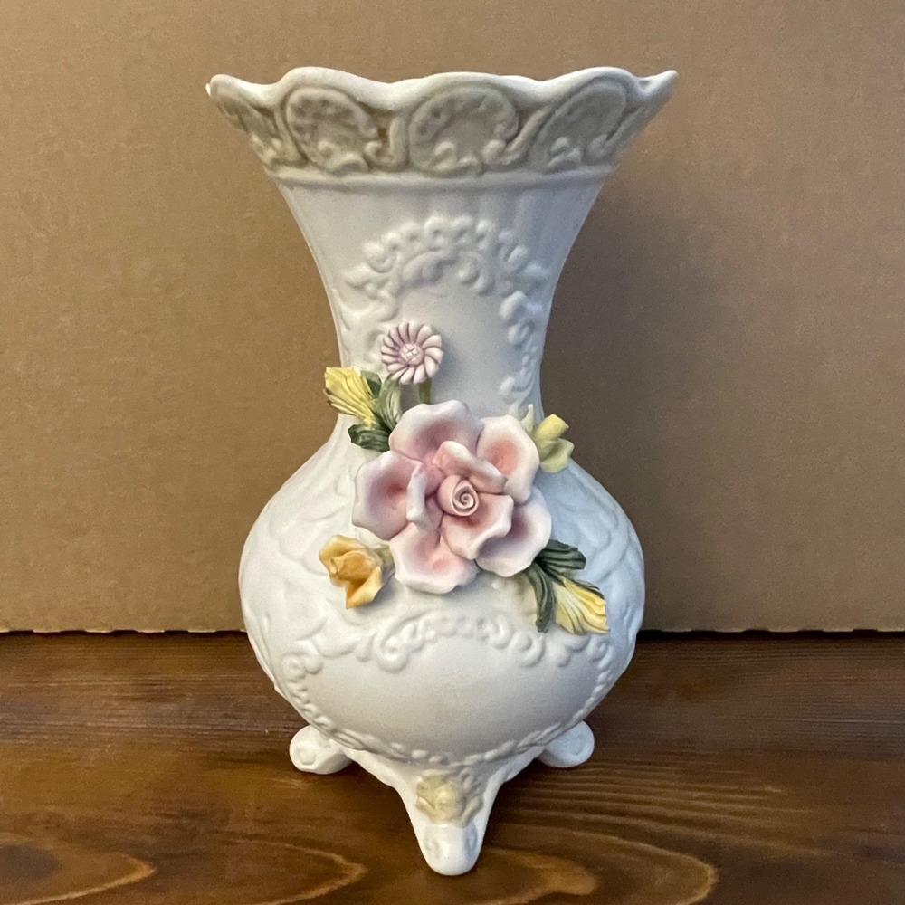 Vintage Capodimonte Italy Floral Porcelain Tri Footed Vase White Pink Rose 3D